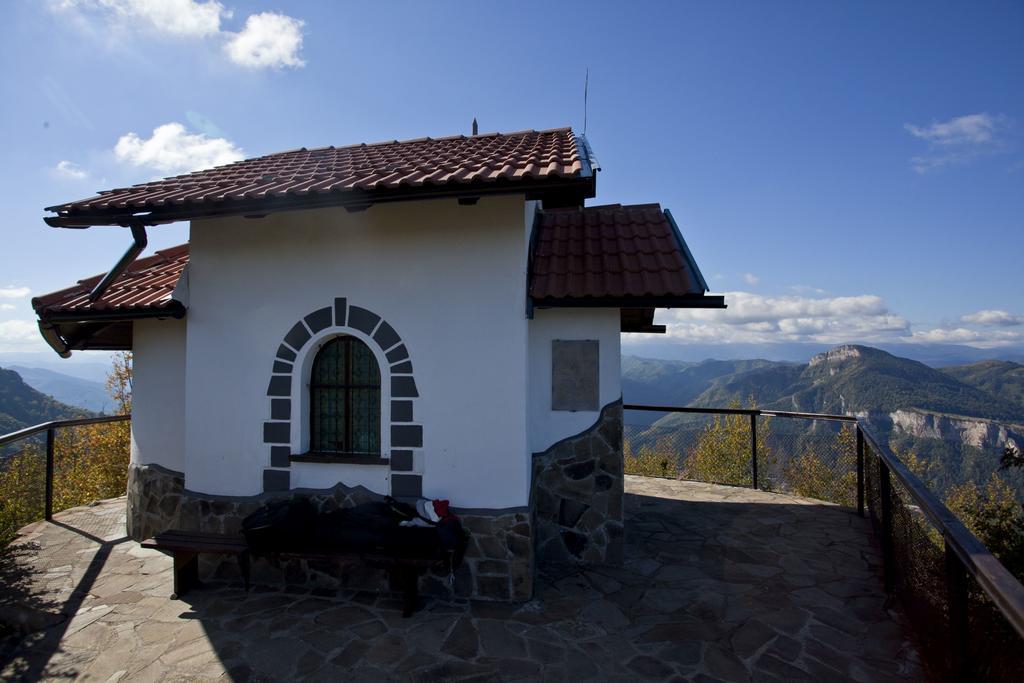 Family Hotel Tetewen Exterior foto